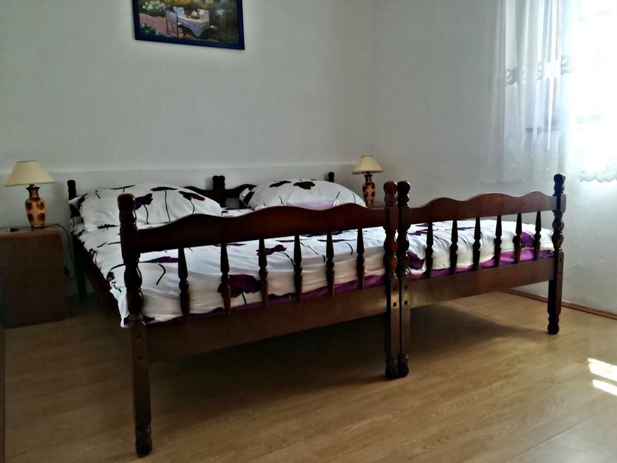 Apartment Milka Smoljanci Bagian luar foto